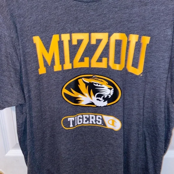 mens sized:XL champion T-shirt - Picture 3 of 6